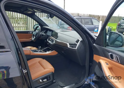 2022 BMW X5 Phev xDrive45E z USA, uszkodzony, nr VIN 5UXTA6C01N9J99912